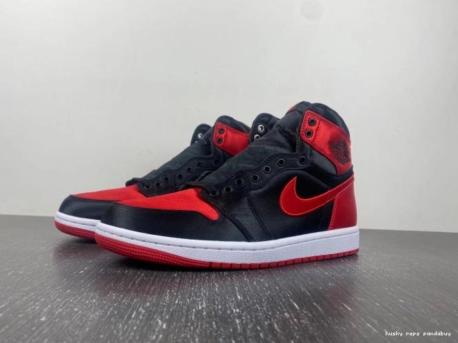 Husky Bred FD4810-061 WMNS High 1 Air Jordan Satin OG 0731